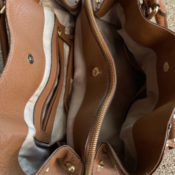 Michael Kors handbag - Picture 3 of 7